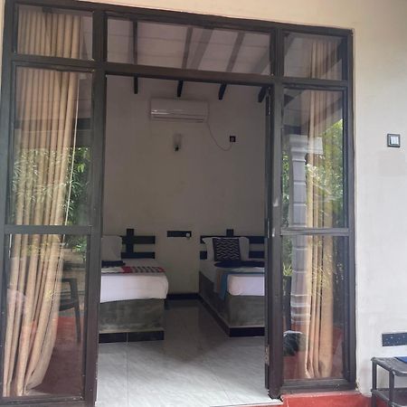 Yashi'S Place Sigirija Zewnętrze zdjęcie