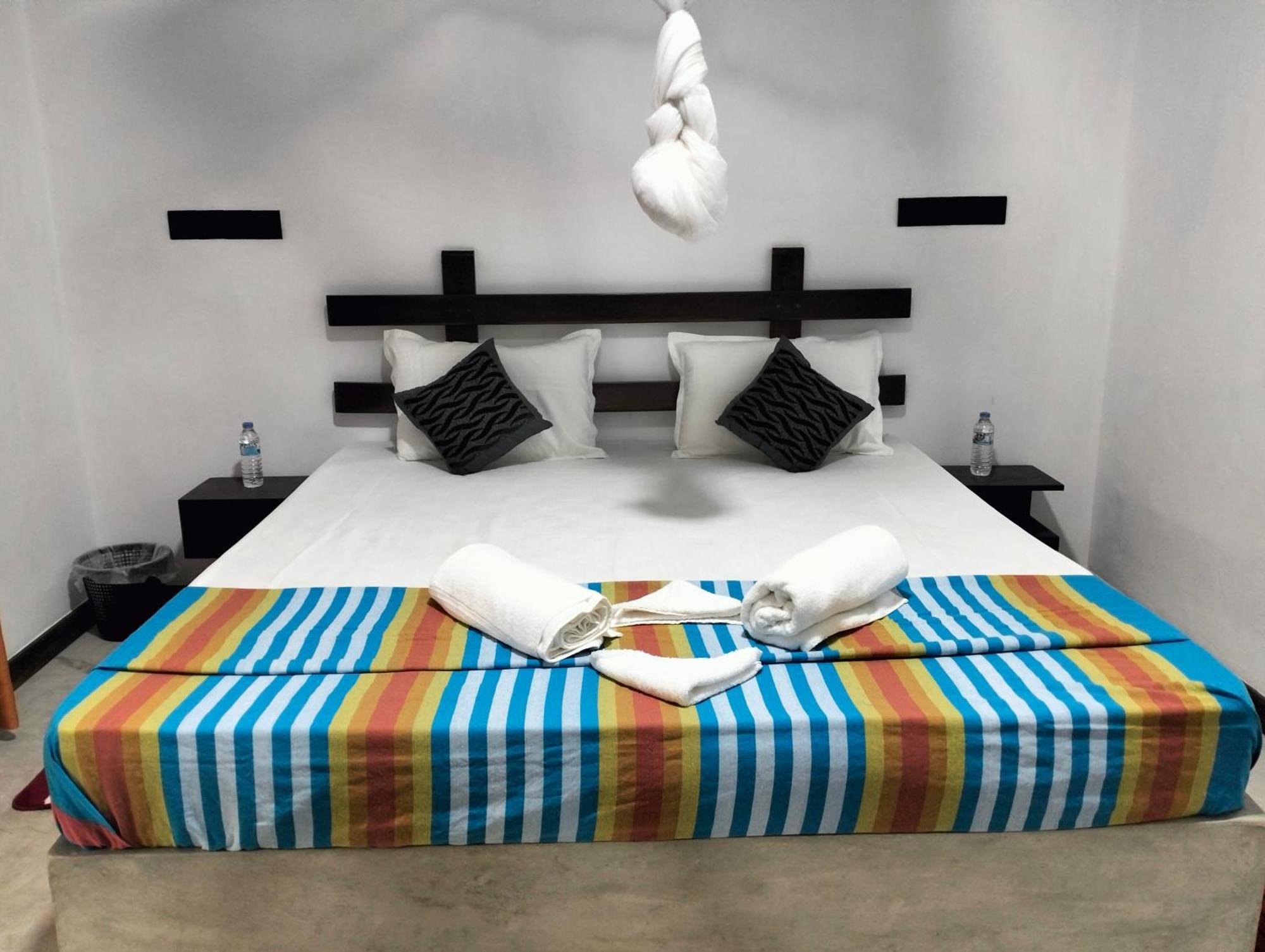 Yashi'S Place Sigirija Zewnętrze zdjęcie